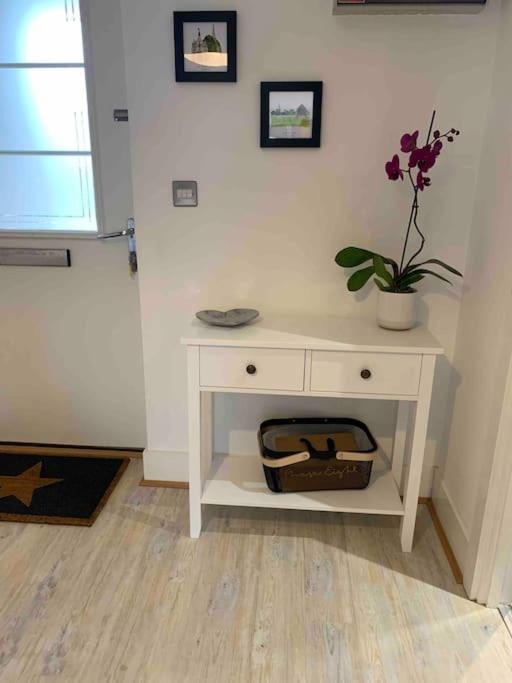 Stylish & Spacious 3 Bed House With 2 Free Car Parking Spaces Villa Appledram Ngoại thất bức ảnh